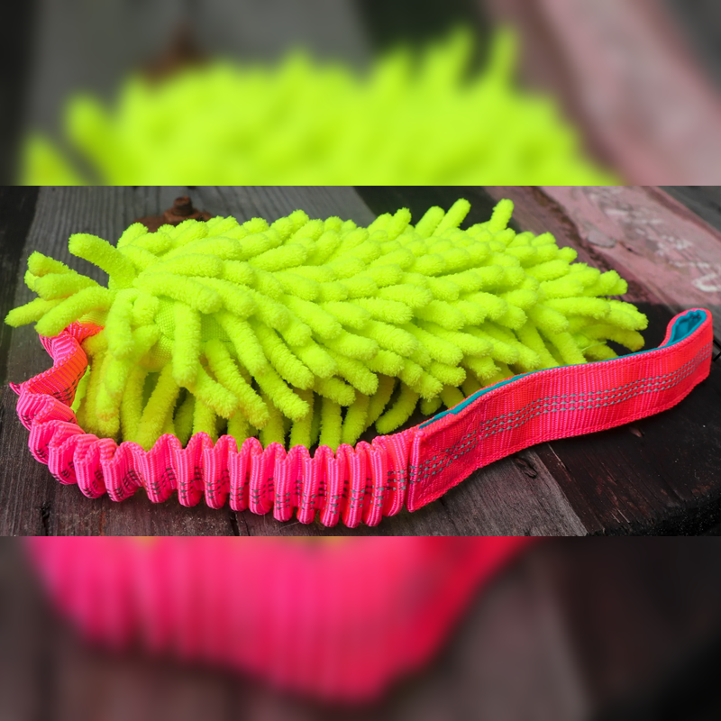 SALTY MUTTS - MICROFIBRE PREY TUG WITH BUNGEE !! Pickup Only, no delivery !!